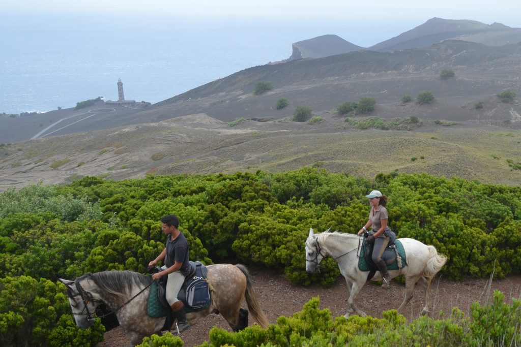 Trektocht te paard op de Azoren