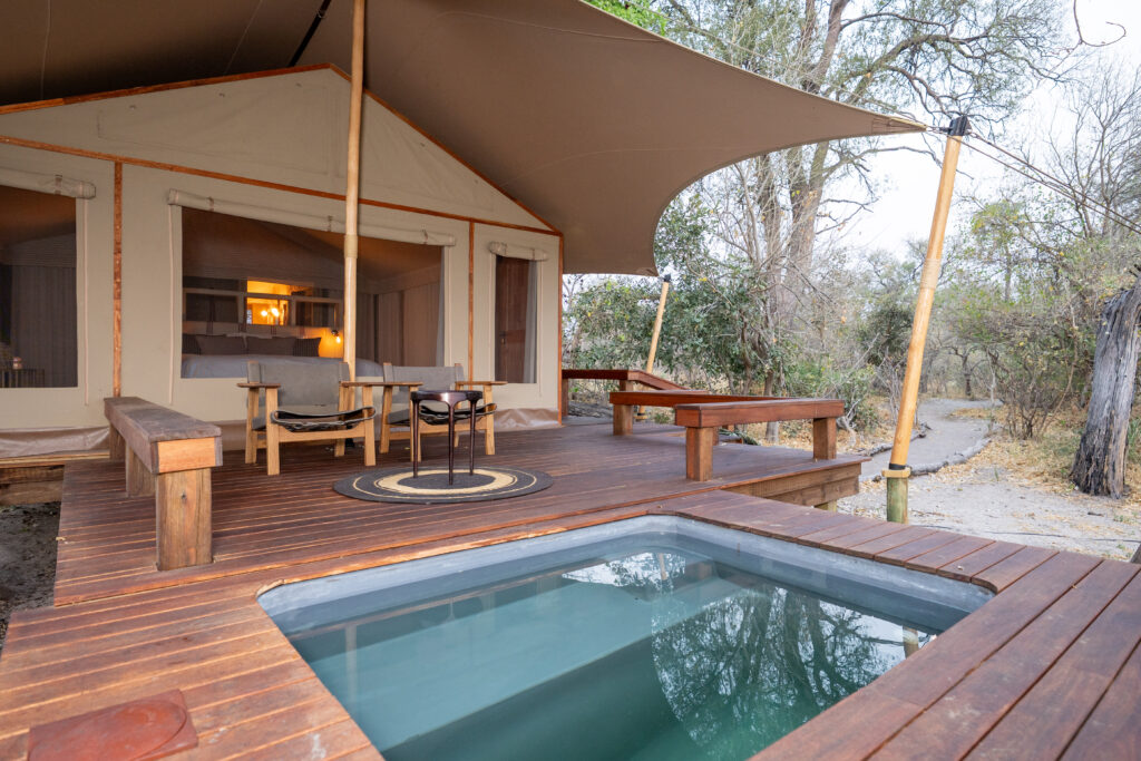 Glamping tent met zwembadje op een paardrijvakantie in Botswana