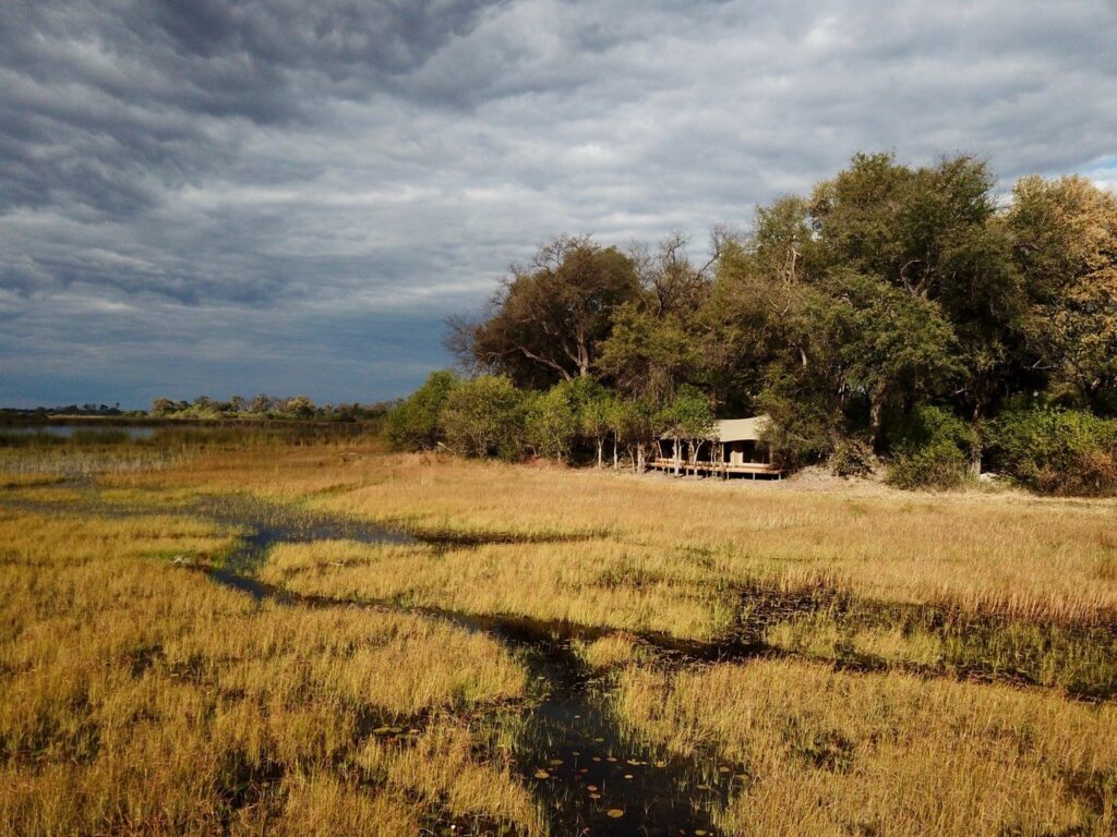 Tent tijdens een safari te paard in de Okavango Delta in Botswana.