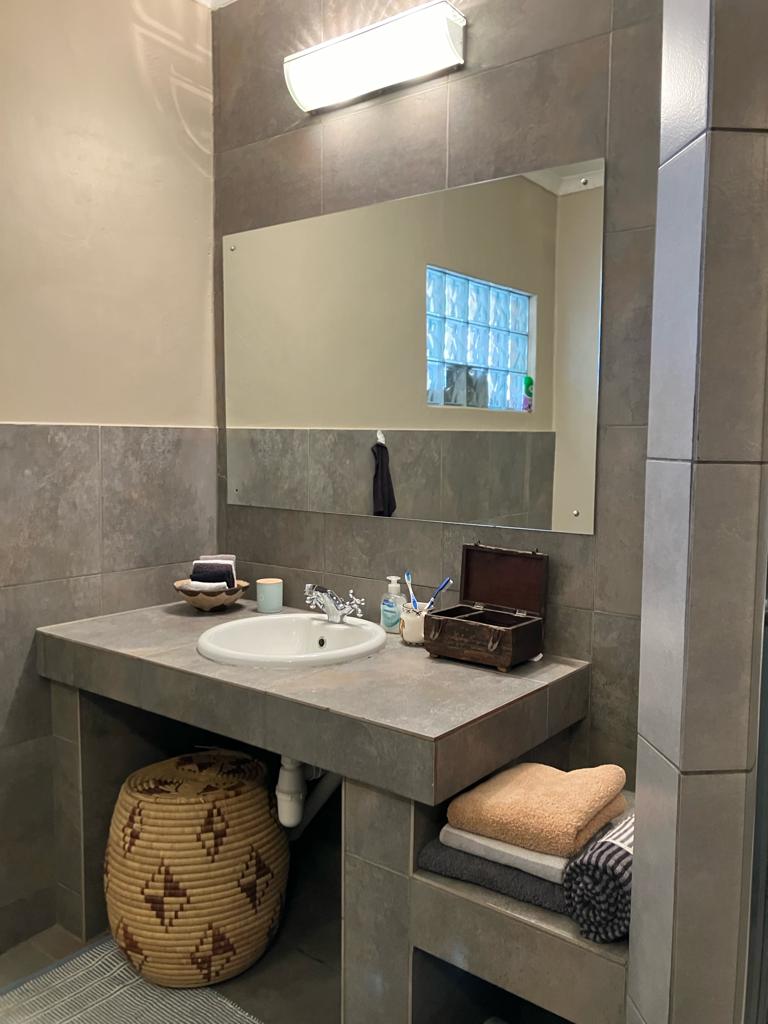 Badkamer tijdens paardrijvakantie in Namibië